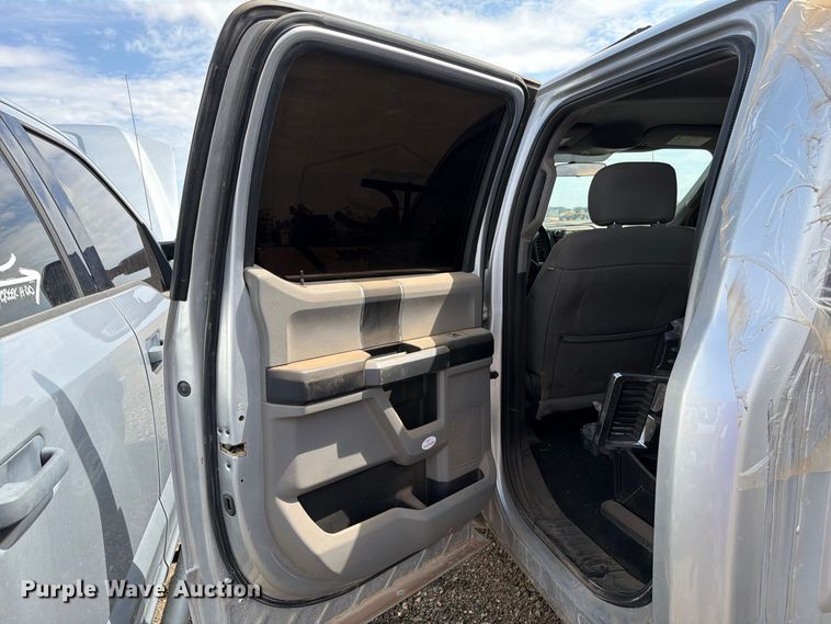 image for item DV8658 2017 Ford F250 Super Duty Crew Cab pickup truck