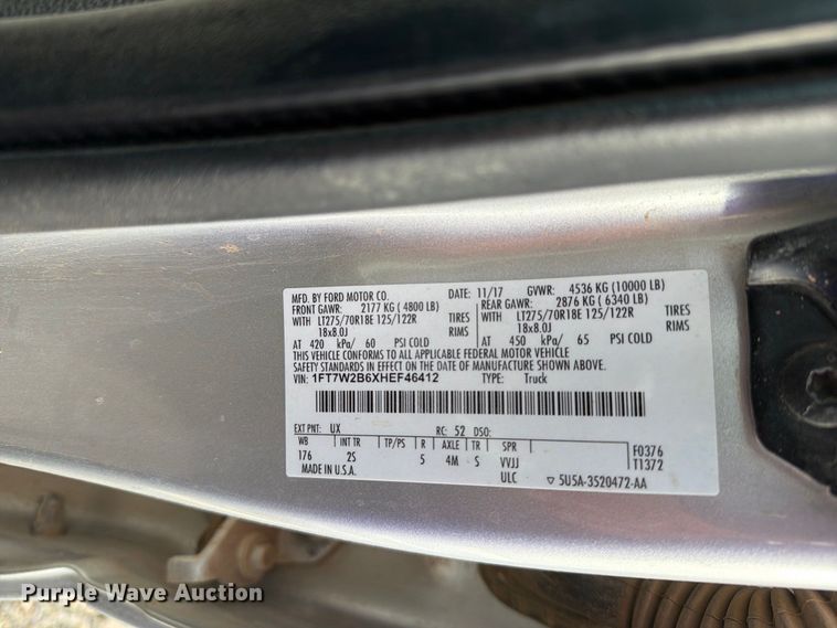 image for item DV8658 2017 Ford F250 Super Duty Crew Cab pickup truck