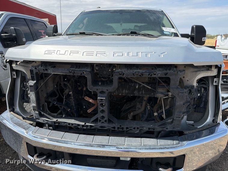 image for item DV8659 2017 Ford F250 Super Duty Crew Cab pickup truck