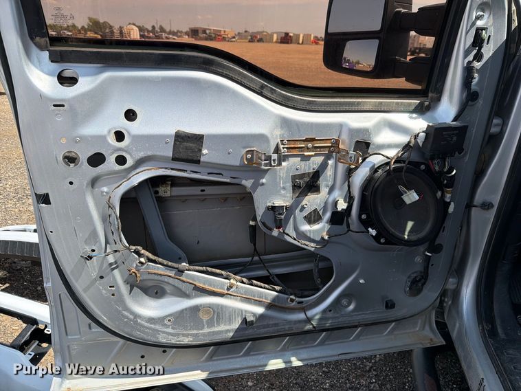 image for item DV8659 2017 Ford F250 Super Duty Crew Cab pickup truck