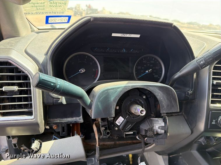 image for item DV8659 2017 Ford F250 Super Duty Crew Cab pickup truck