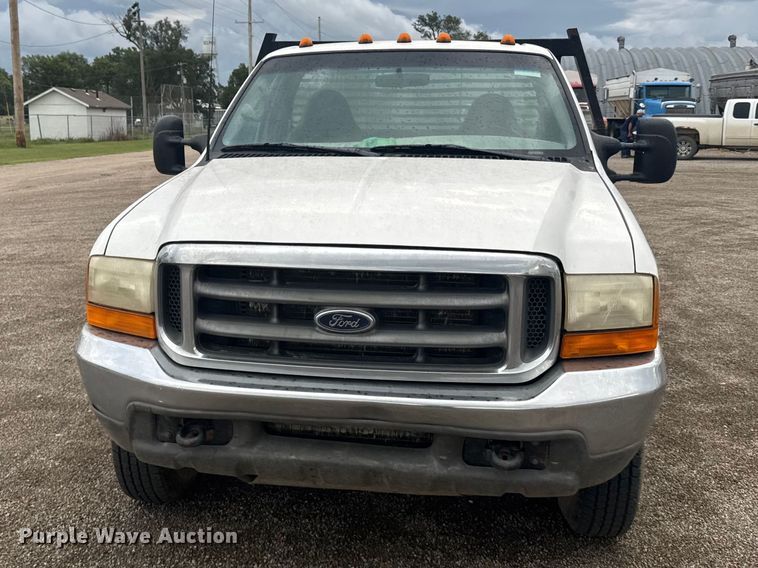 image for item DY3227 1999 Ford F350 flatbed pickup truck