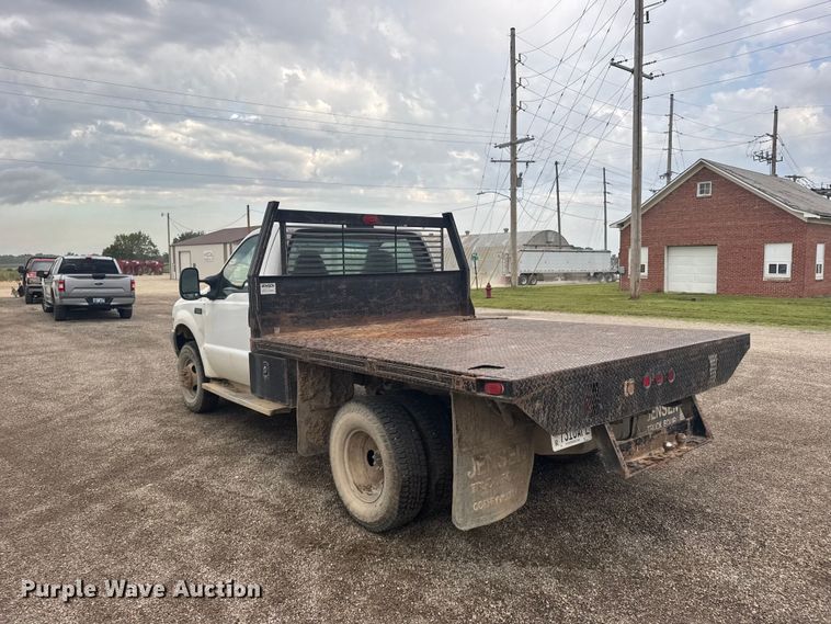 image for item DY3227 1999 Ford F350 flatbed pickup truck
