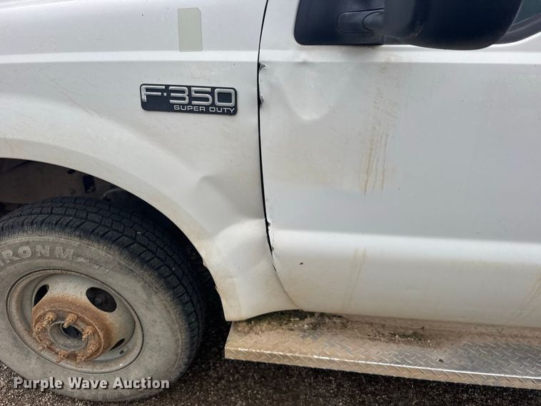 image for item DY3227 1999 Ford F350 flatbed pickup truck