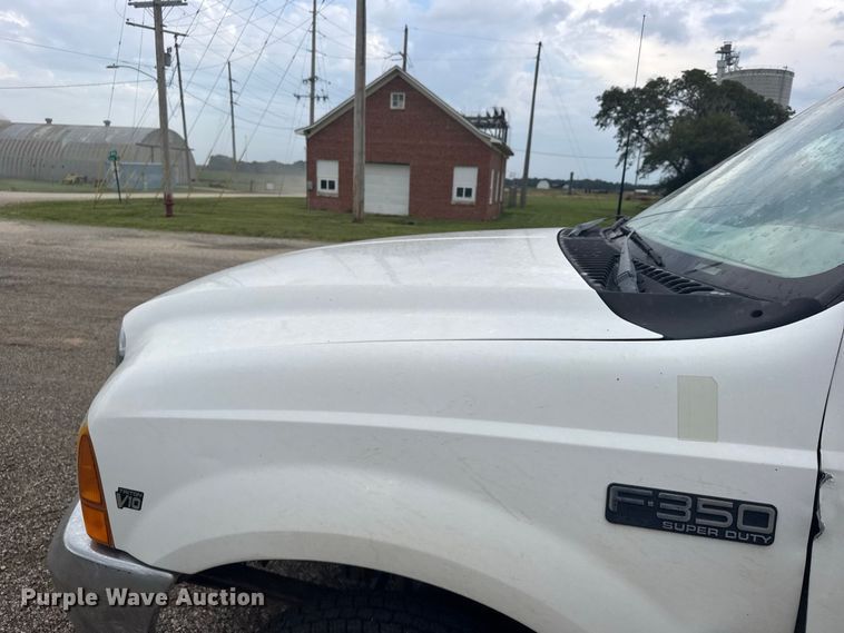 image for item DY3227 1999 Ford F350 flatbed pickup truck