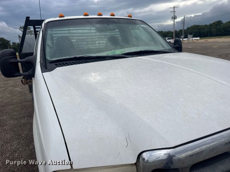 image for item DY3227 1999 Ford F350 flatbed pickup truck
