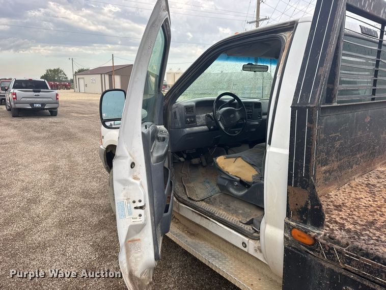 image for item DY3227 1999 Ford F350 flatbed pickup truck