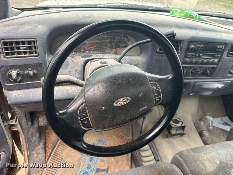 image for item DY3227 1999 Ford F350 flatbed pickup truck