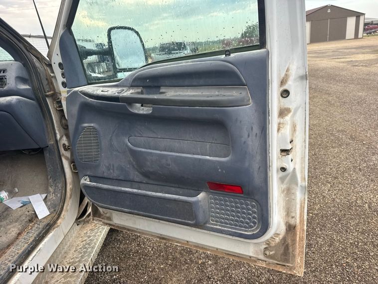 image for item DY3227 1999 Ford F350 flatbed pickup truck