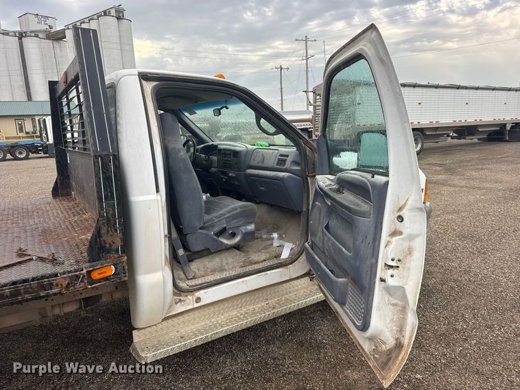 image for item DY3227 1999 Ford F350 flatbed pickup truck