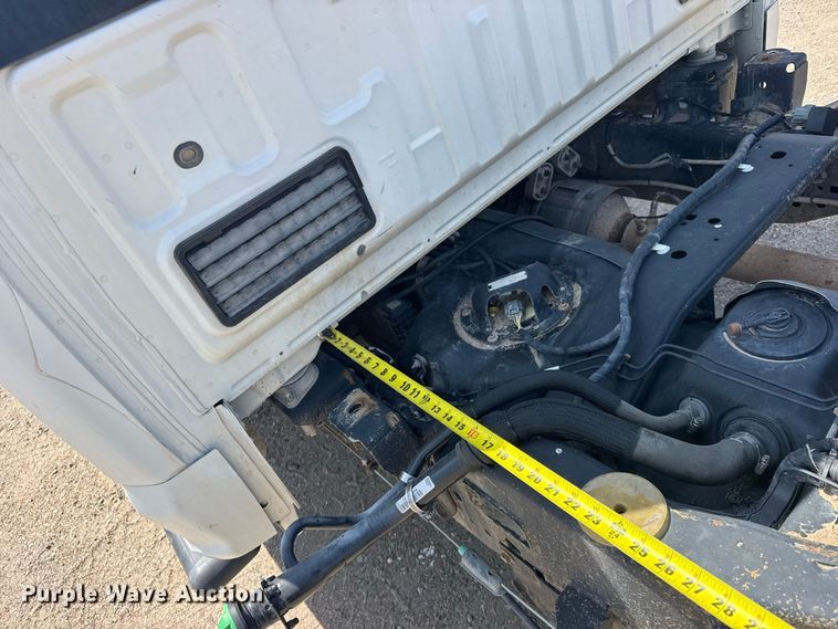 image for item DY3302 2018 Ford F250 Super Duty Crew Cab pickup truck cab and chassis