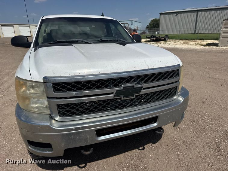 image for item DY3303 2011 Chevrolet Silverado 2500HD Ext. Cab utility bed pickup truck