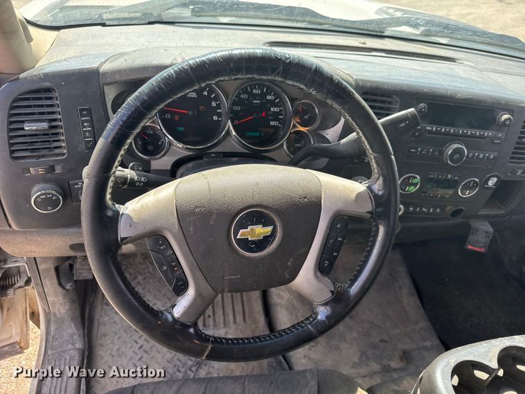 image for item DY3303 2011 Chevrolet Silverado 2500HD Ext. Cab utility bed pickup truck