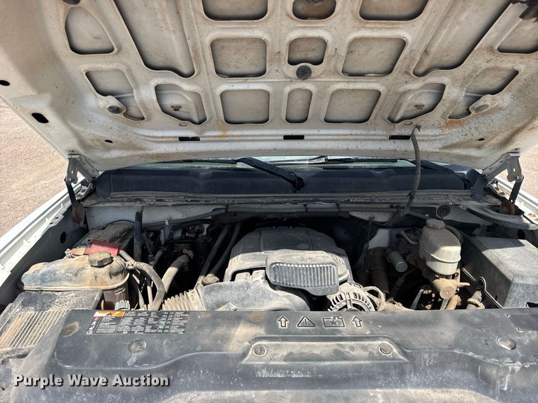 image for item DY3303 2011 Chevrolet Silverado 2500HD Ext. Cab utility bed pickup truck