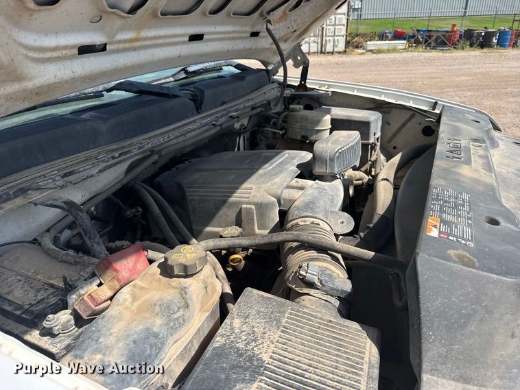 image for item DY3303 2011 Chevrolet Silverado 2500HD Ext. Cab utility bed pickup truck