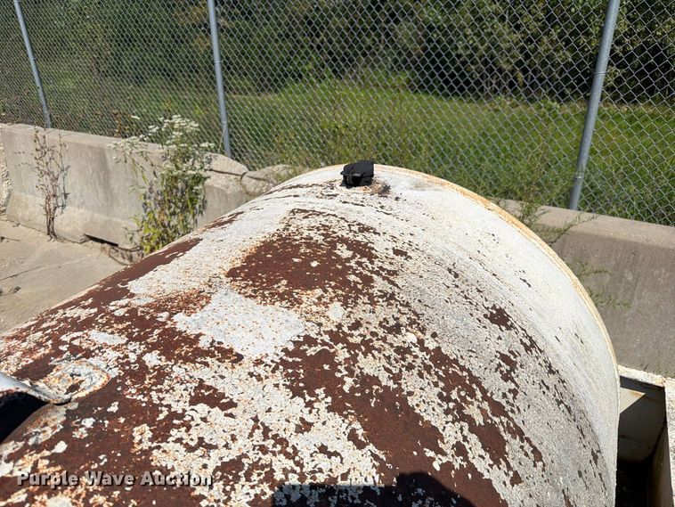 image for item DZ4690 Fuel tank