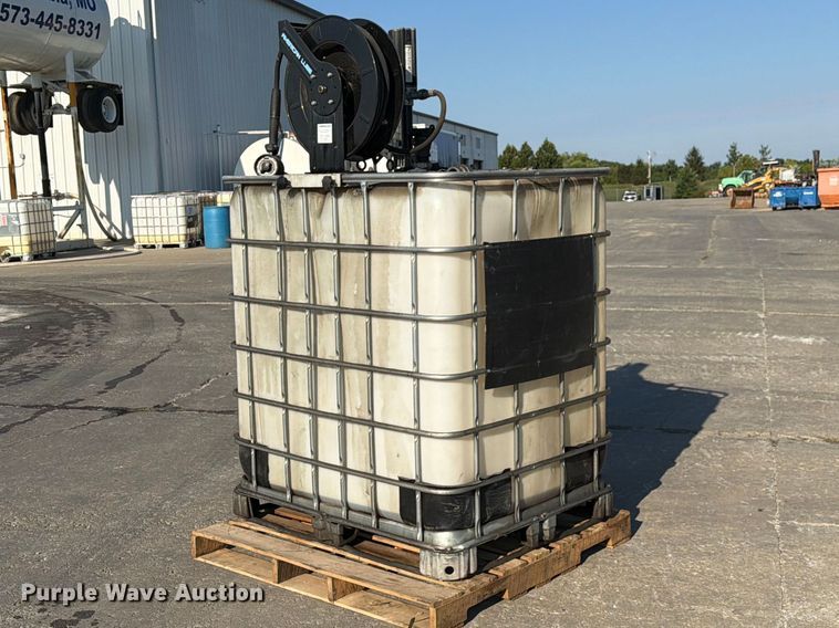 Oil tank