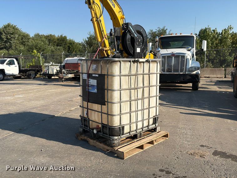 image for item DZ4692 Oil tank