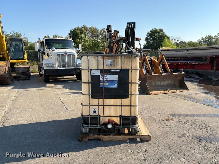 image for item DZ4692 Oil tank
