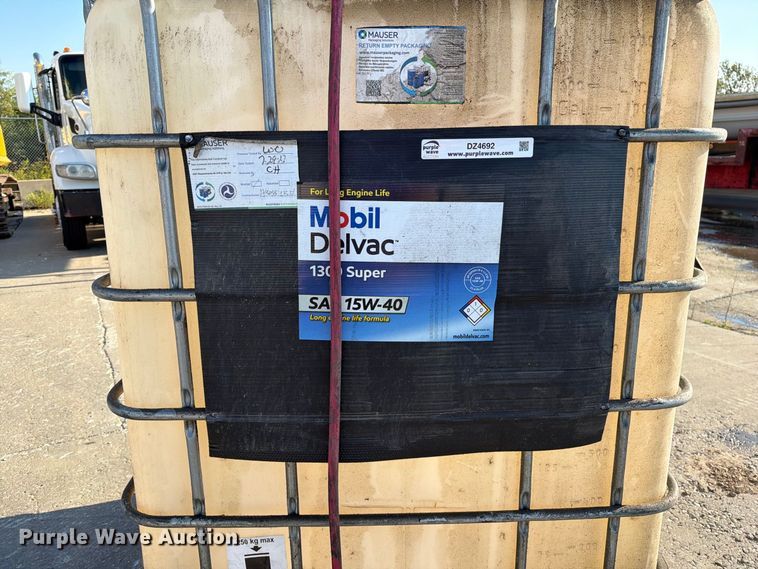 image for item DZ4692 Oil tank