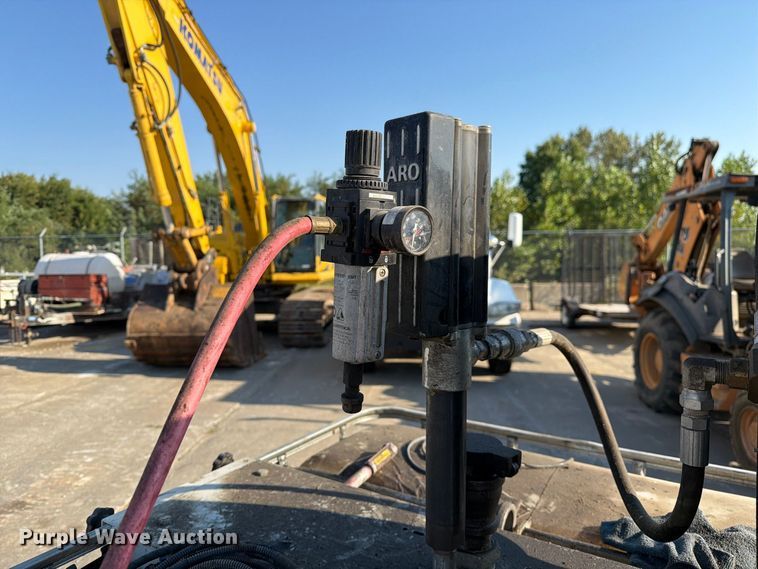 image for item DZ4692 Oil tank