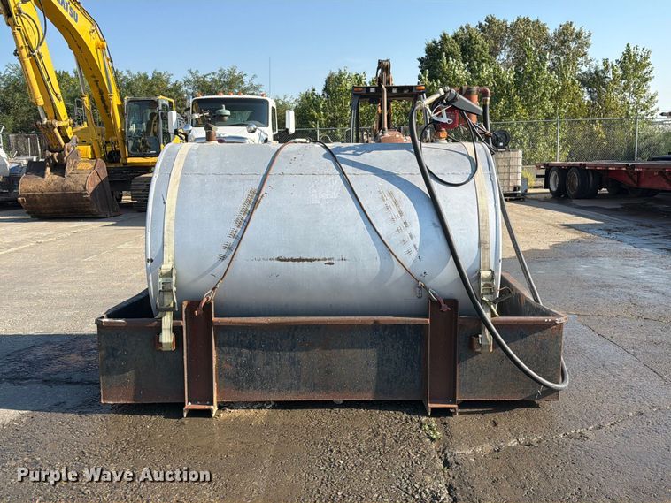 image for item DZ4693 Fuel tank