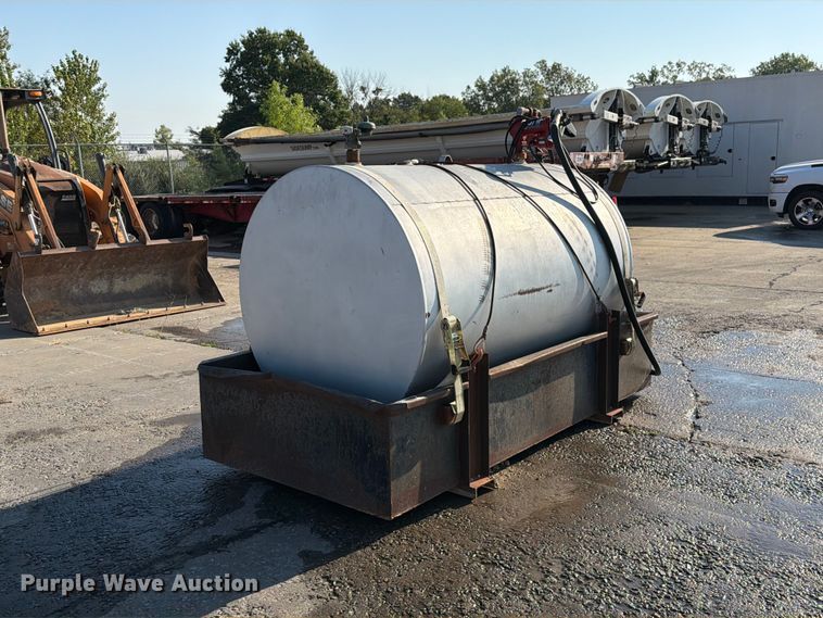 image for item DZ4693 Fuel tank