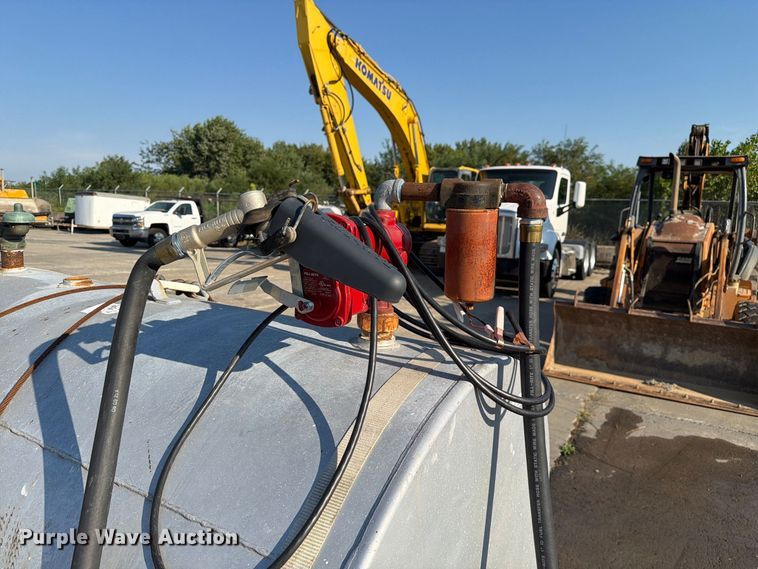 image for item DZ4693 Fuel tank