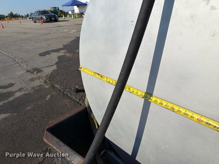 image for item DZ4693 Fuel tank