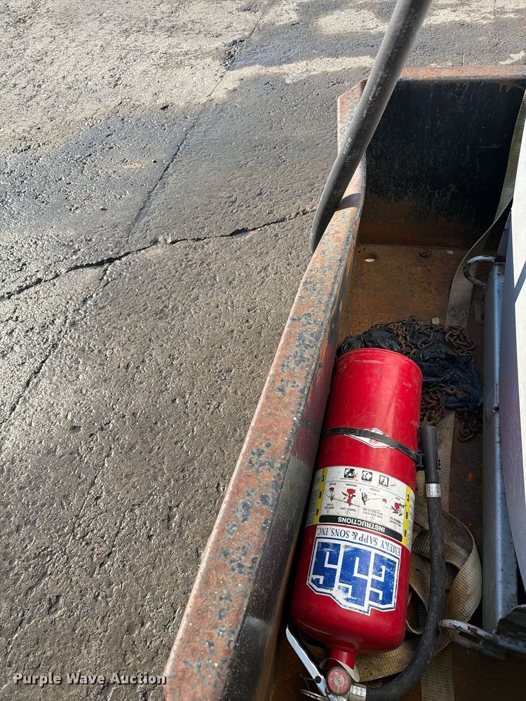 image for item DZ4693 Fuel tank