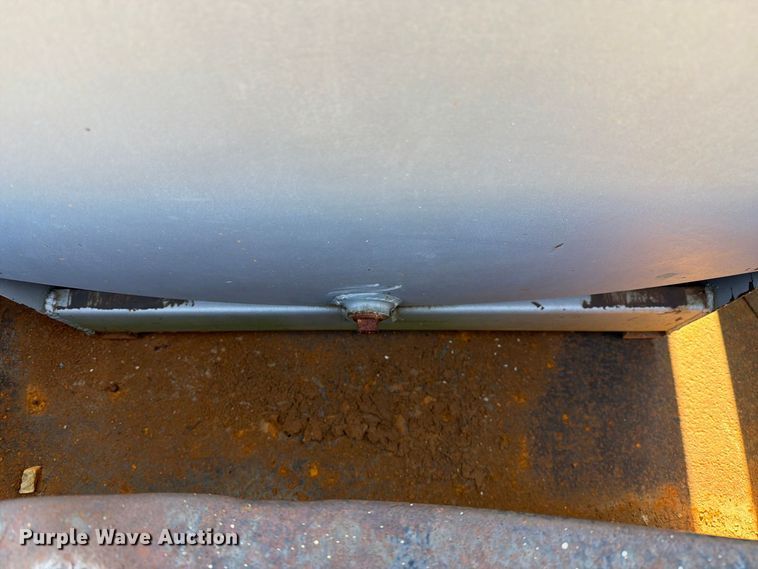 image for item DZ4693 Fuel tank