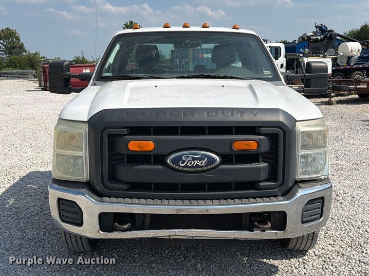 image for item DZ4711 2011 Ford F350 Super Duty Ext. Cab pickup truck cab and chassis