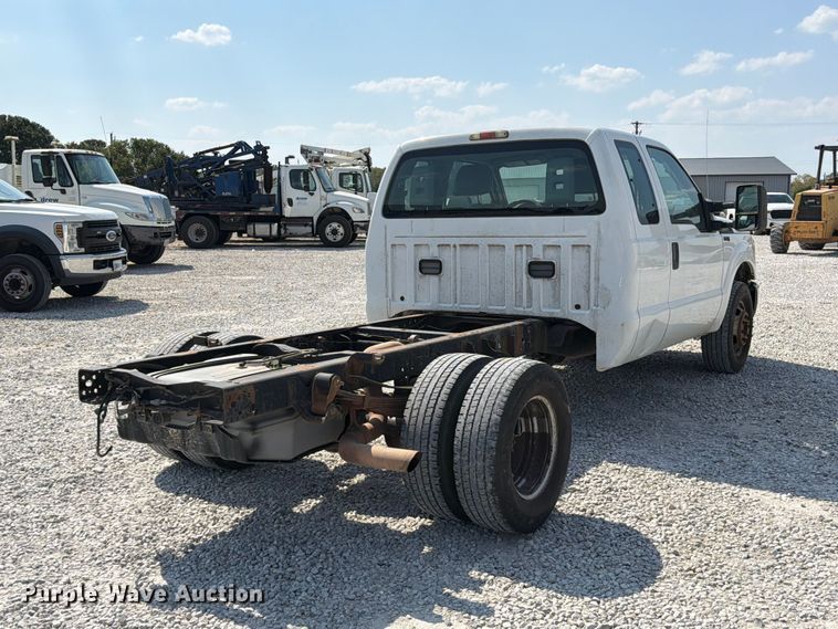 image for item DZ4711 2011 Ford F350 Super Duty Ext. Cab pickup truck cab and chassis