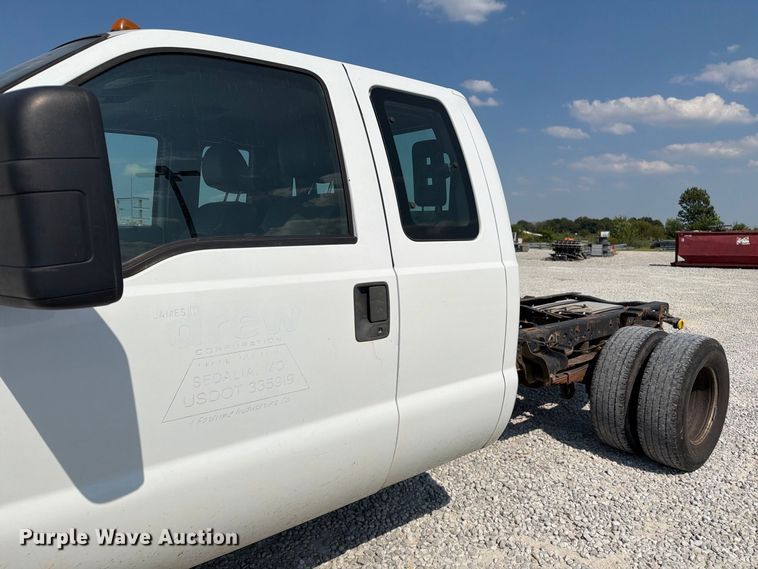 image for item DZ4711 2011 Ford F350 Super Duty Ext. Cab pickup truck cab and chassis
