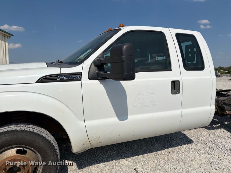 image for item DZ4711 2011 Ford F350 Super Duty Ext. Cab pickup truck cab and chassis