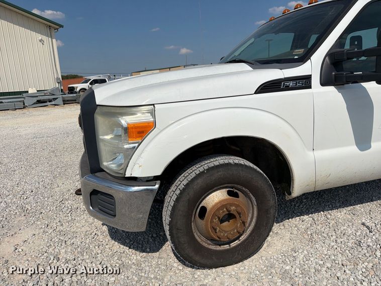 image for item DZ4711 2011 Ford F350 Super Duty Ext. Cab pickup truck cab and chassis