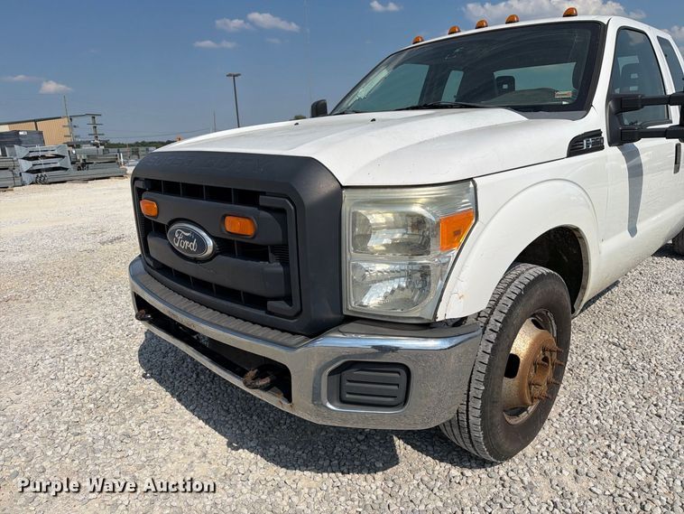 image for item DZ4711 2011 Ford F350 Super Duty Ext. Cab pickup truck cab and chassis