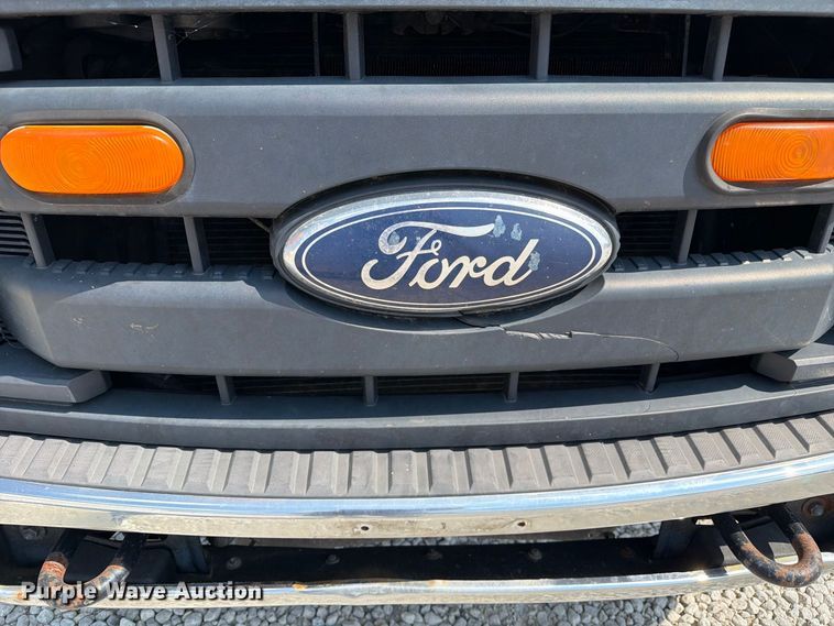 image for item DZ4711 2011 Ford F350 Super Duty Ext. Cab pickup truck cab and chassis