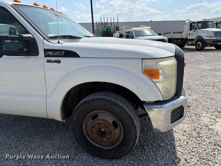 image for item DZ4711 2011 Ford F350 Super Duty Ext. Cab pickup truck cab and chassis