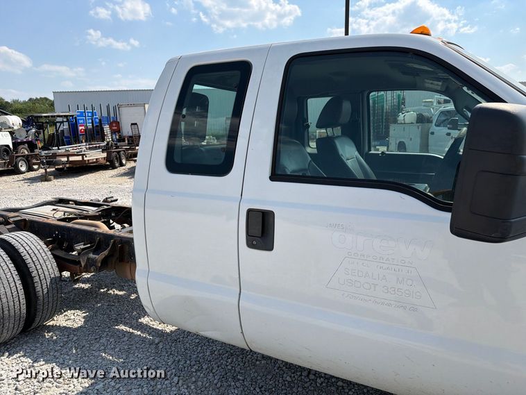 image for item DZ4711 2011 Ford F350 Super Duty Ext. Cab pickup truck cab and chassis