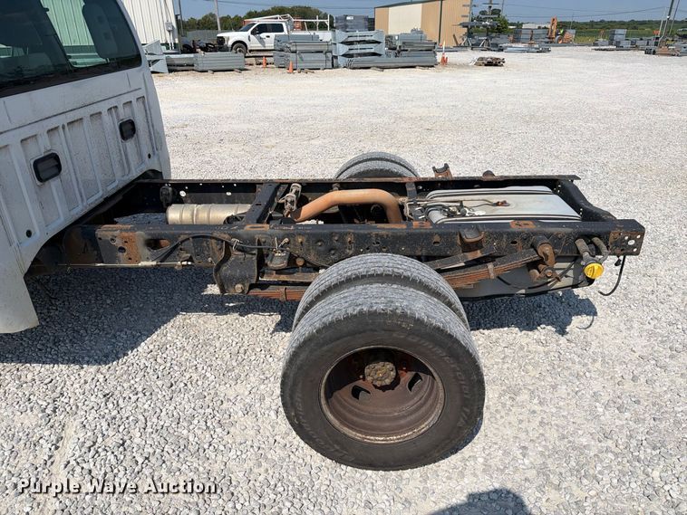 image for item DZ4711 2011 Ford F350 Super Duty Ext. Cab pickup truck cab and chassis