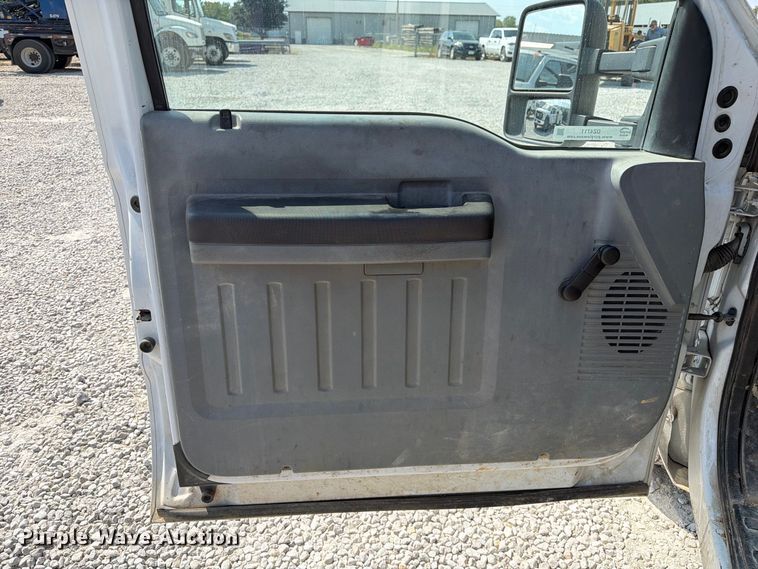 image for item DZ4711 2011 Ford F350 Super Duty Ext. Cab pickup truck cab and chassis