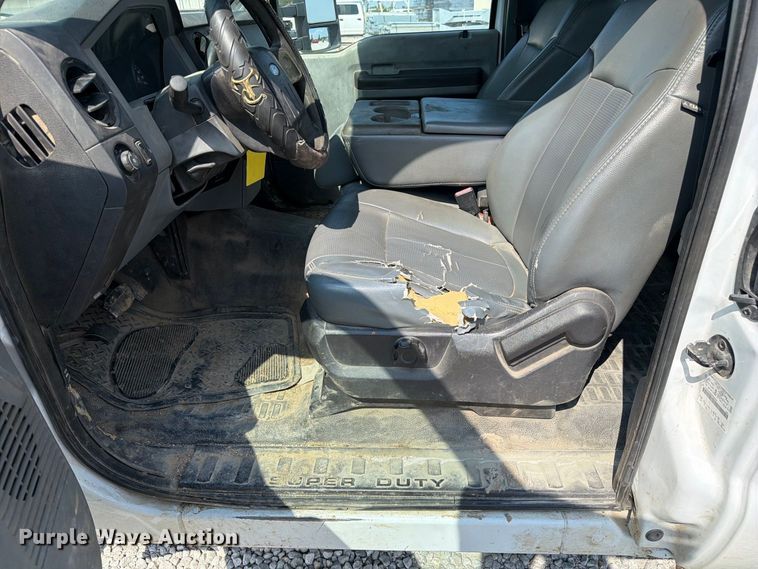 image for item DZ4711 2011 Ford F350 Super Duty Ext. Cab pickup truck cab and chassis