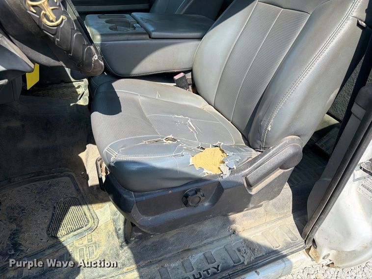 image for item DZ4711 2011 Ford F350 Super Duty Ext. Cab pickup truck cab and chassis
