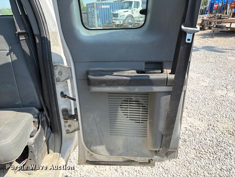 image for item DZ4711 2011 Ford F350 Super Duty Ext. Cab pickup truck cab and chassis