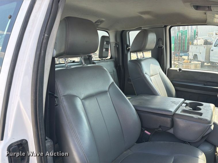 image for item DZ4711 2011 Ford F350 Super Duty Ext. Cab pickup truck cab and chassis