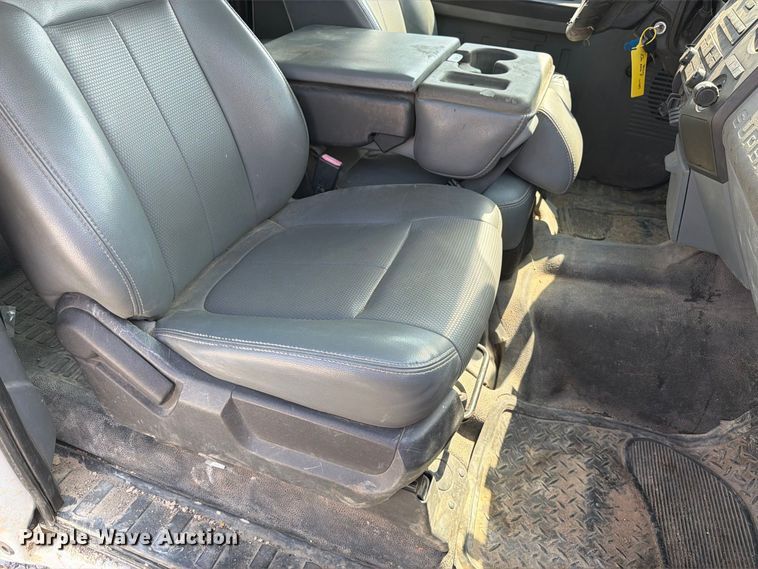 image for item DZ4711 2011 Ford F350 Super Duty Ext. Cab pickup truck cab and chassis