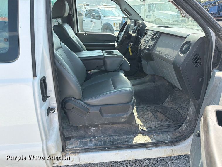 image for item DZ4711 2011 Ford F350 Super Duty Ext. Cab pickup truck cab and chassis