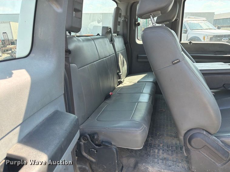 image for item DZ4711 2011 Ford F350 Super Duty Ext. Cab pickup truck cab and chassis