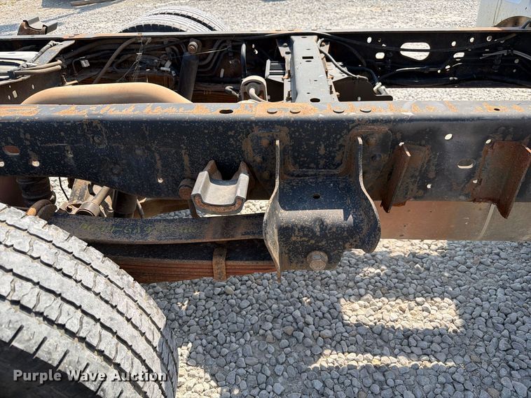 image for item DZ4711 2011 Ford F350 Super Duty Ext. Cab pickup truck cab and chassis